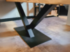 V-vormig onderstel voor tafel