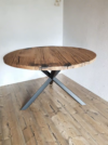 lage ronde eettafel van eikenhout