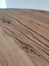 foto van ruw houten tafelblad