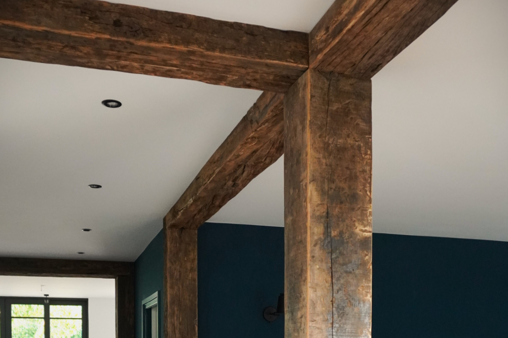luxe woonkamer met eikenhout